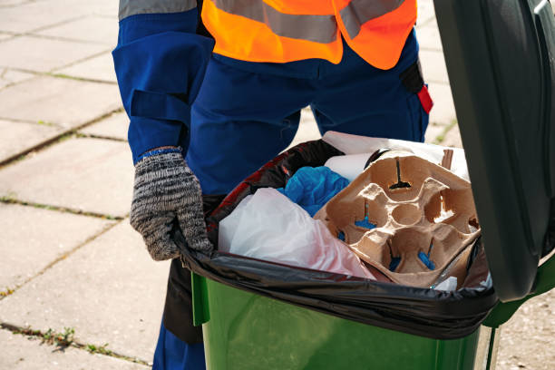 Best Garage Cleanout  in Geneva, FL